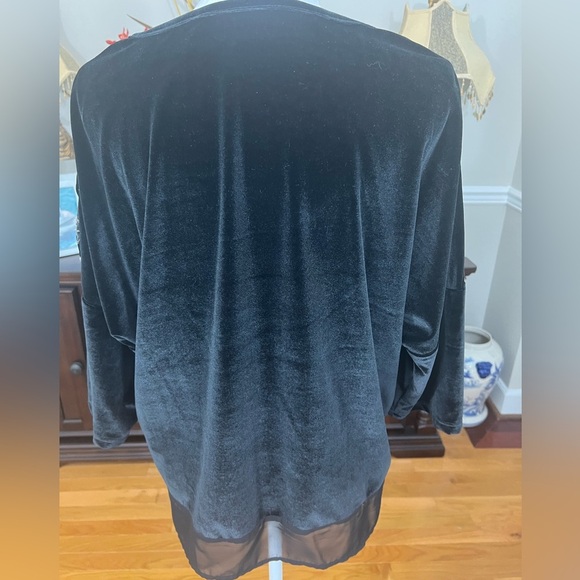 Chicos Sz 2 (large 12) Gorgeous Black  velvet Pull Over Top 3/4  Sleeves Fancy - Picture 4 of 6
